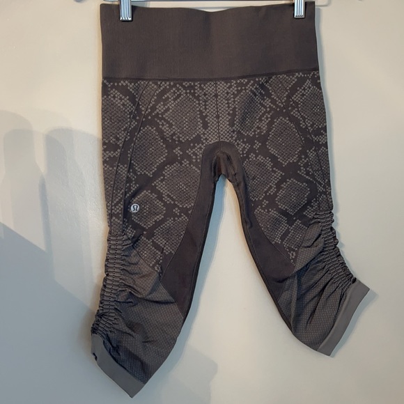 Lululemon Compression Leggings - Picture 2 of 4